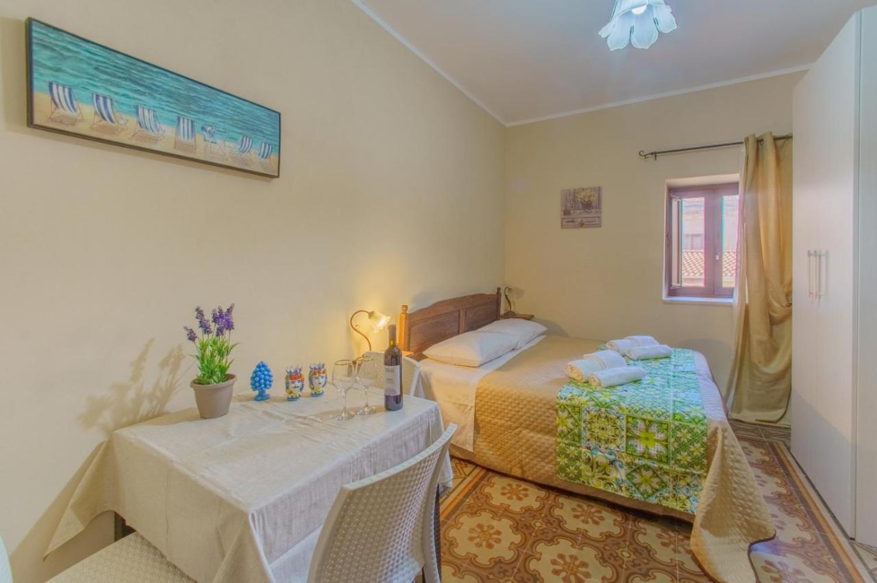 Domus Aurea Apartment Cefalù Buitenkant foto